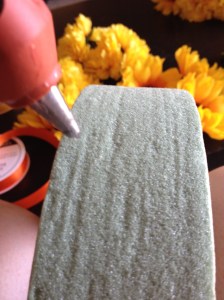 DIY floral circle- hot glue